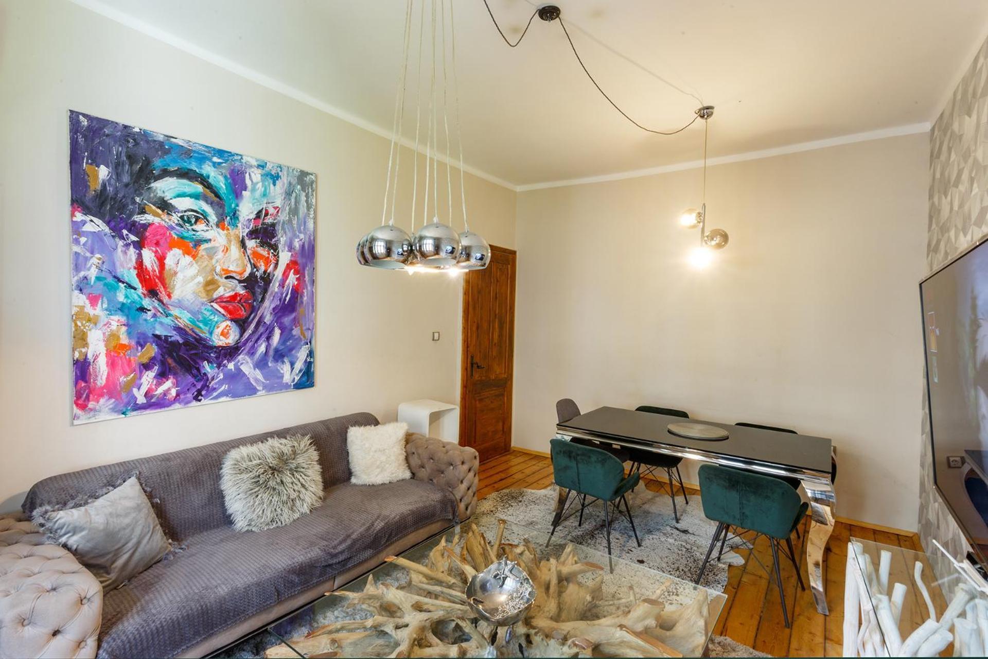 Center High Class 3 Bedroom