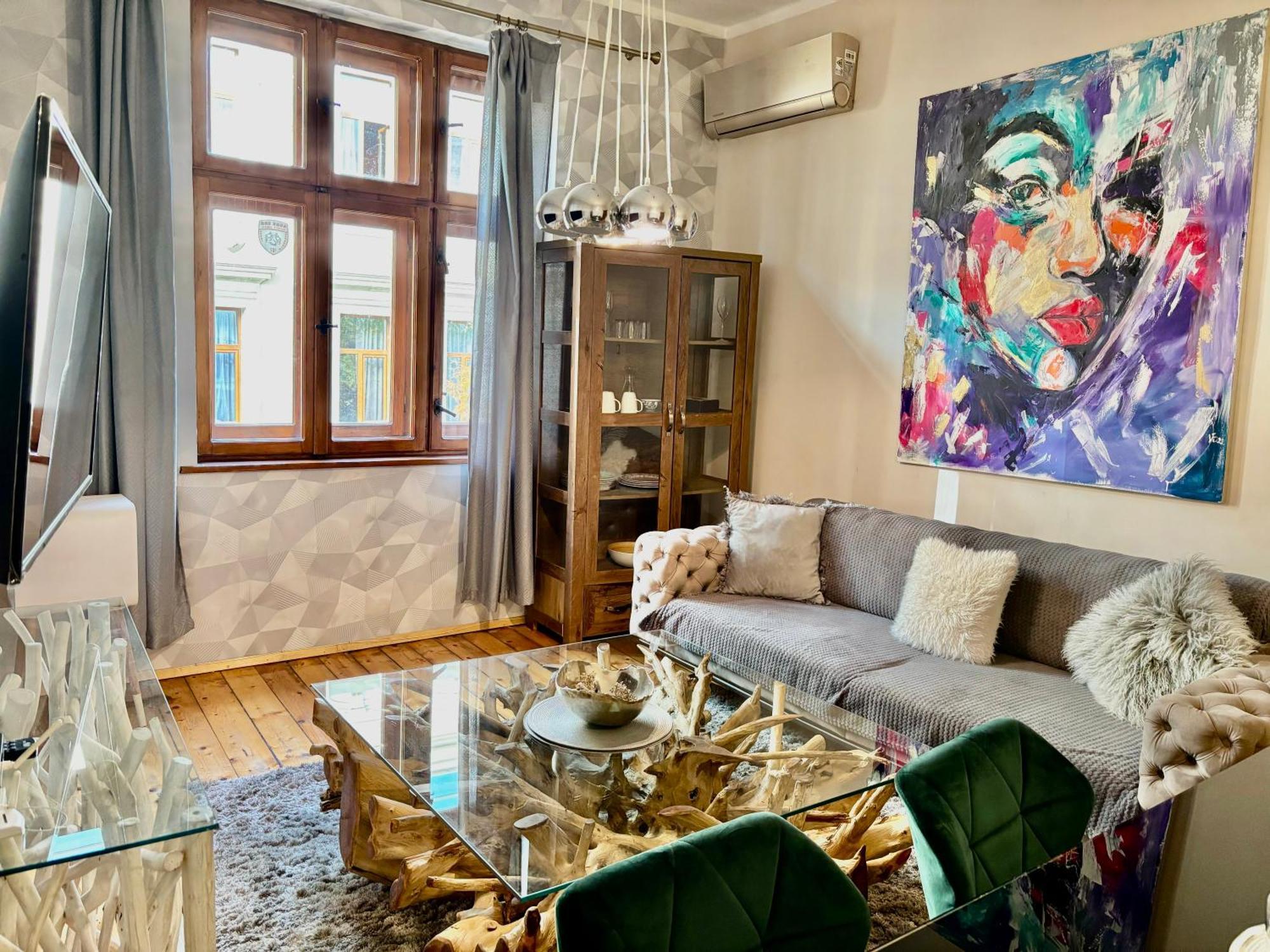 Center High Class 3 Bedroom *