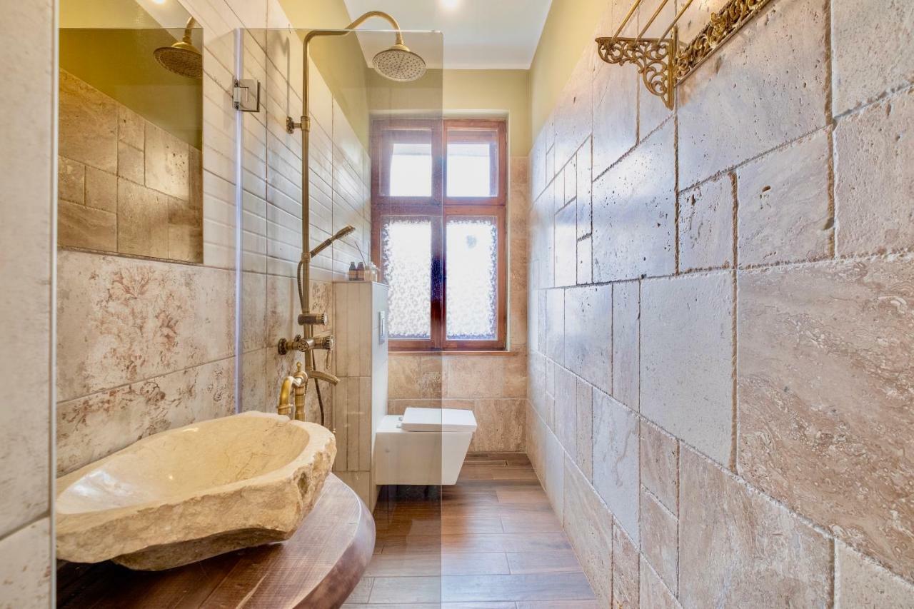 Center High Class 3 Bedroom Appartement